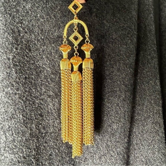 Vintage TRIFARI Gold Tri-Pendant Necklace - Picture 2 of 7